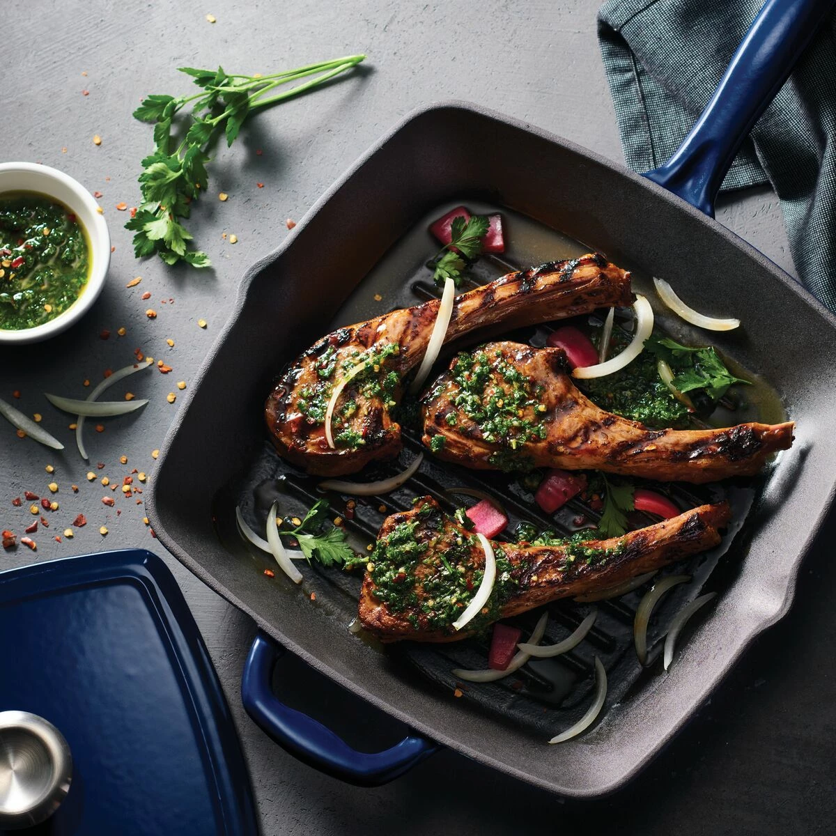 Tramontina 11 In Enameled Cast-Iron Series 1000 Grill Pan With Press - Gradated Cobalt 3 Tramontina 11 In Enameled Cast-Iron Series 1000 Grill Pan With Press - Gradated Cobalt