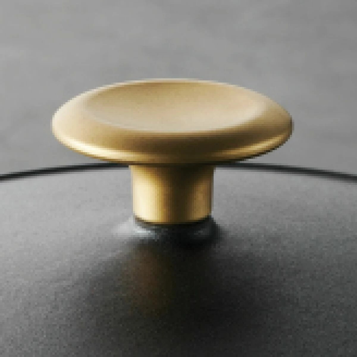 Tramontina 5.5 Qt Enameled Cast Iron Round Dutch Oven - Matte Black With Gold Stainless Steel Knob 7 Tramontina 5.5 Qt Enameled Cast Iron Round Dutch Oven - Matte Black With Gold Stainless Steel Knob - Image 5