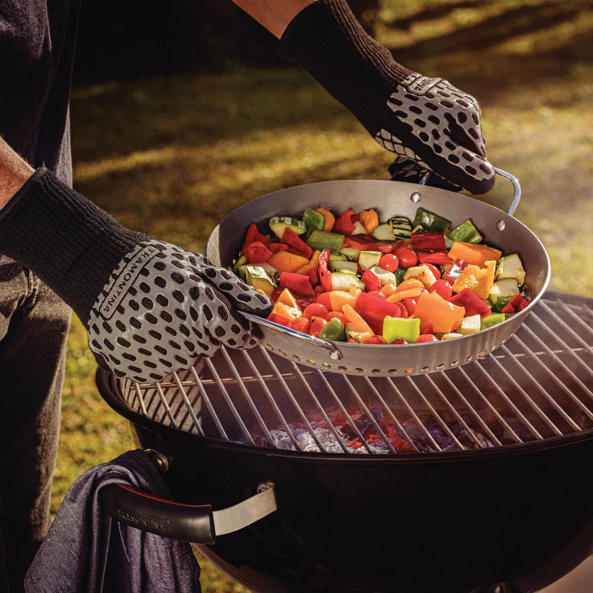Tramontina Churrasco BBQ 12 In Round Carbon Steel Grill Pan 3 Tramontina Churrasco BBQ 12 In Round Carbon Steel Grill Pan