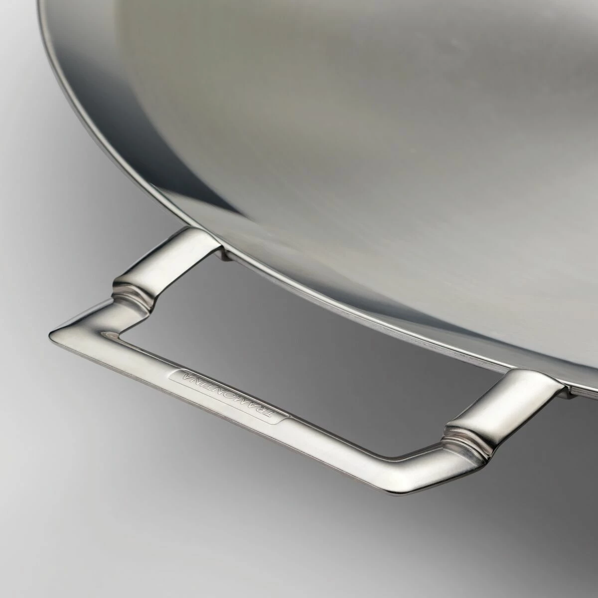 Tramontina Churrasco BBQ 17.25 In Tri-Ply Clad Stainless Steel Round Grill Pan 4 Tramontina Churrasco BBQ 17.25 In Tri-Ply Clad Stainless Steel Round Grill Pan - Image 2